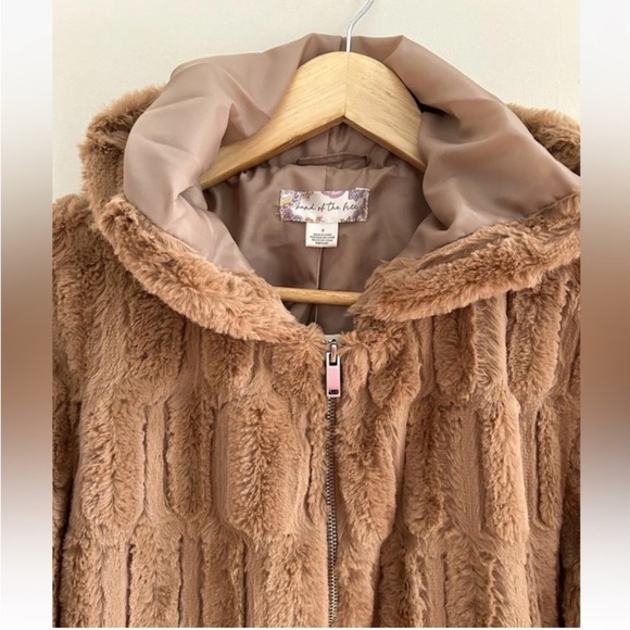 BNWT BAND OF THE FREE HOODED FAUX FUR ZIP-UP JACKET - Picture 3 of 4